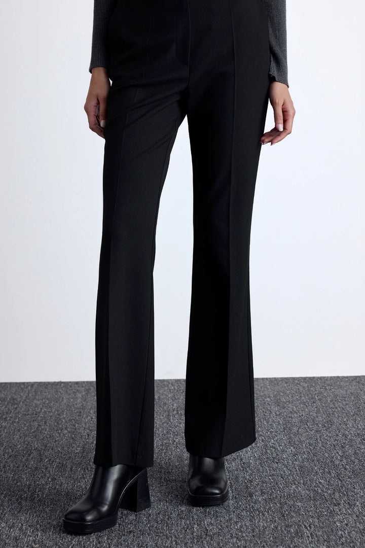 Flared Classic Pants- Black