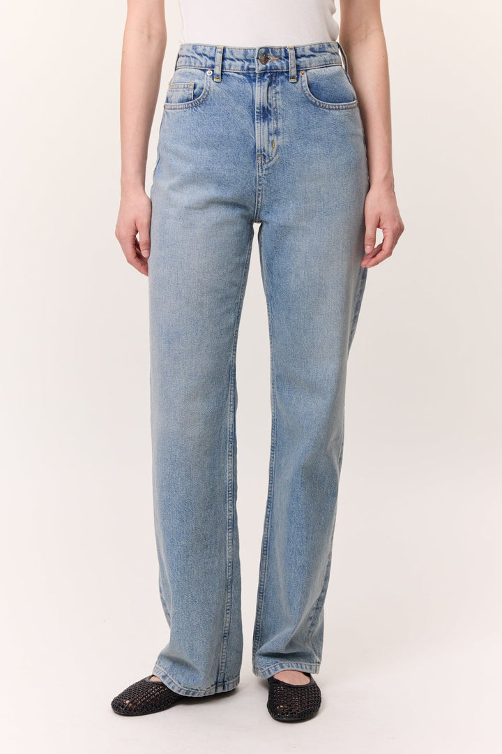 Straight Jeans