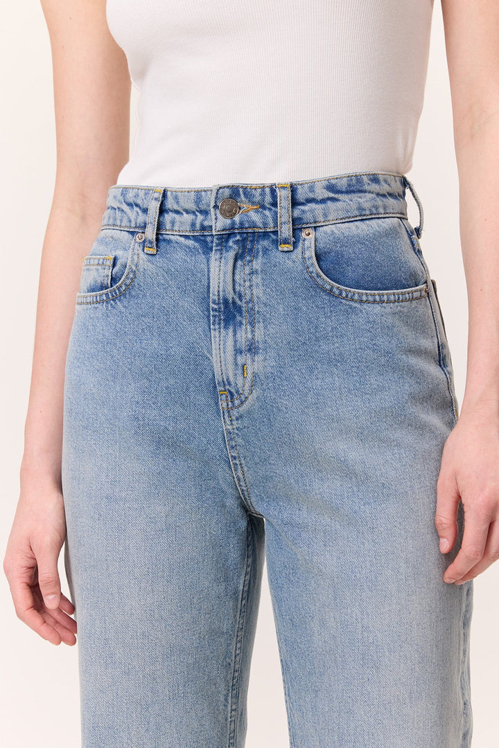 Straight Jeans
