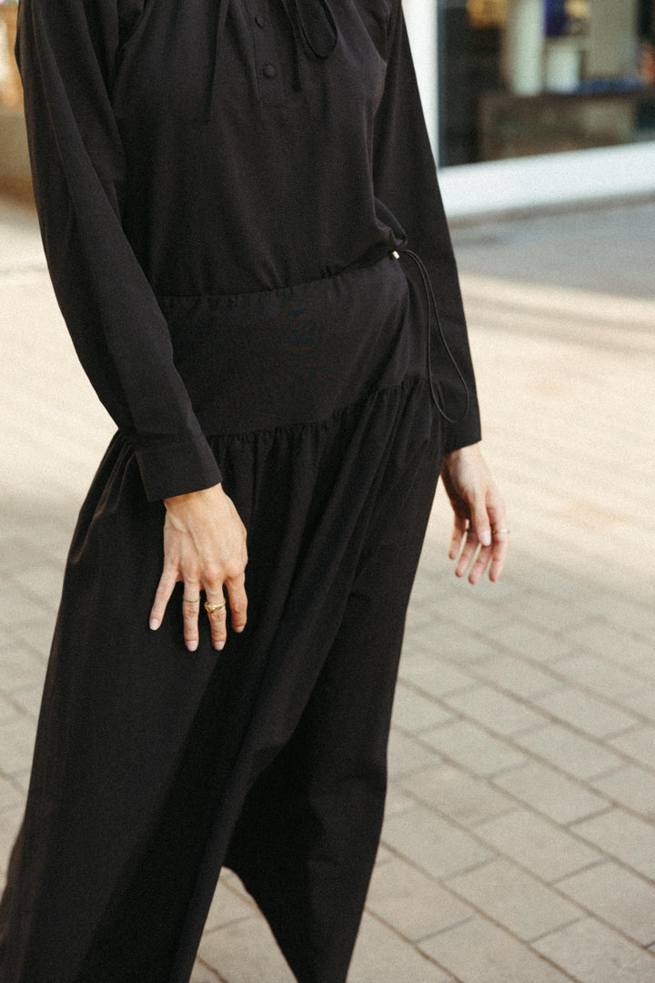 Adjustable Waist Maxi Skirt – Black