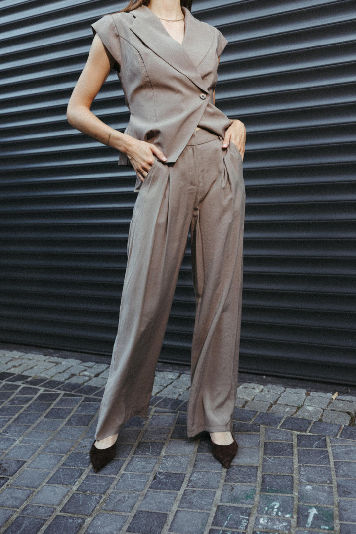 Tailored Vest – Taupe