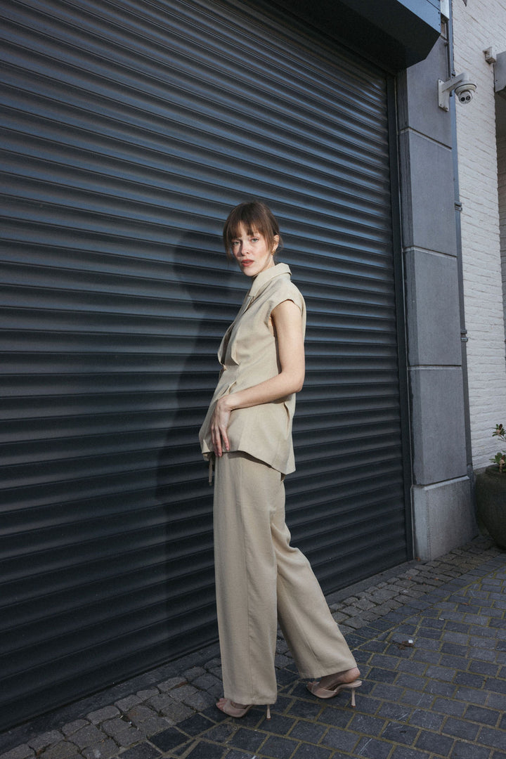 Elegant Gilet Set – Beige