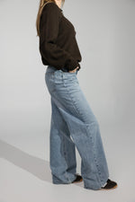 Load image into Gallery viewer, Light Blue Straight Jeans