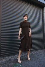 Load image into Gallery viewer, Midi Dress with Short Sleeves and Belt – Brown
