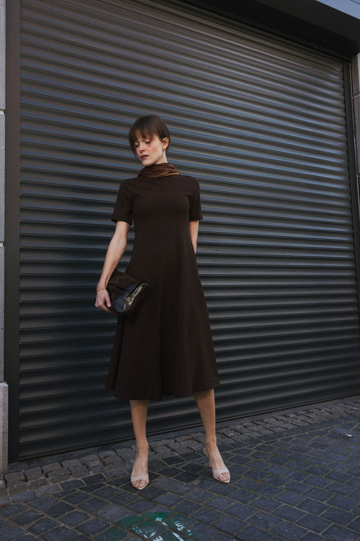 Midi Dress with Short Sleeves and Belt – Brown