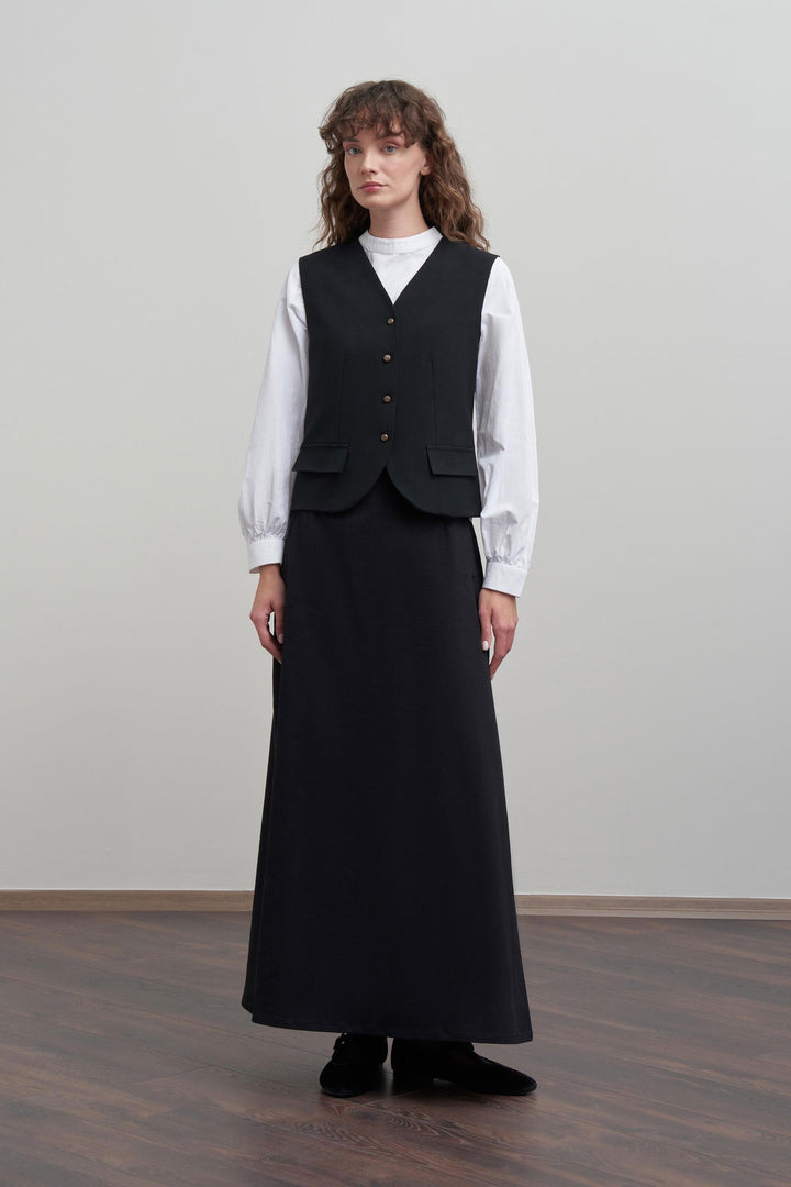 Polyviscose gilet with a relaxed fit and a V-neckline